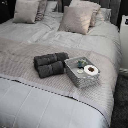 Cheerful 4-Bedroom Home In Sheffield Walkly Extérieur photo
