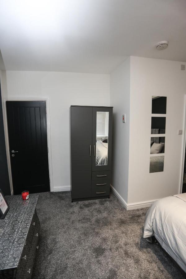 Cheerful 4-Bedroom Home In Sheffield Walkly Extérieur photo