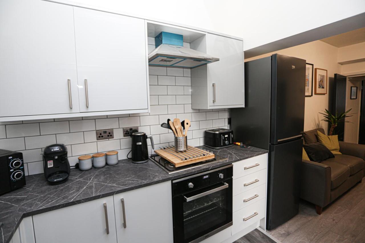 Cheerful 4-Bedroom Home In Sheffield Walkly Extérieur photo