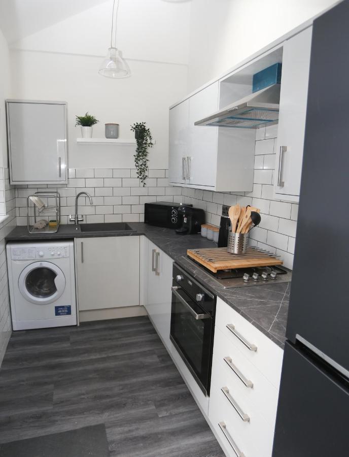 Cheerful 4-Bedroom Home In Sheffield Walkly Extérieur photo