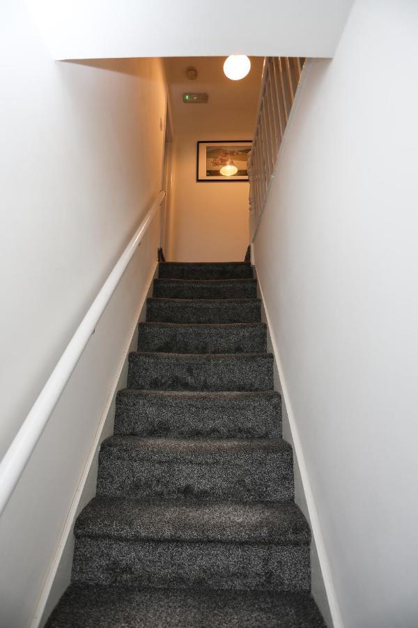 Cheerful 4-Bedroom Home In Sheffield Walkly Extérieur photo