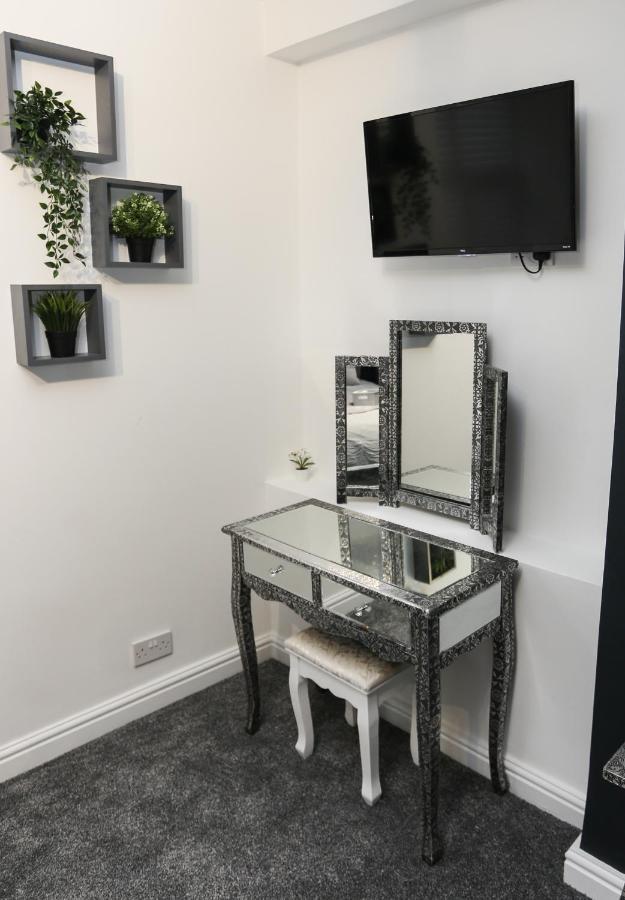 Cheerful 4-Bedroom Home In Sheffield Walkly Extérieur photo