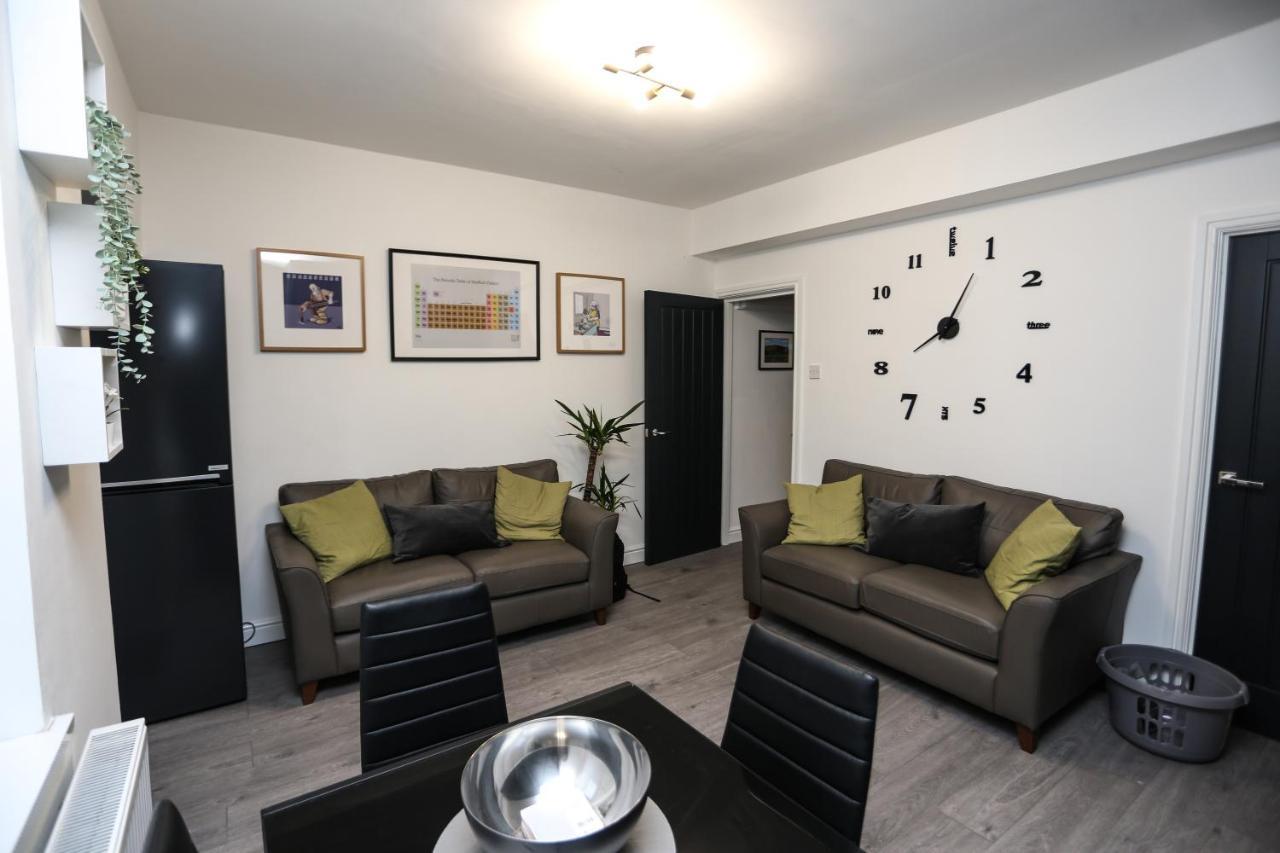 Cheerful 4-Bedroom Home In Sheffield Walkly Extérieur photo