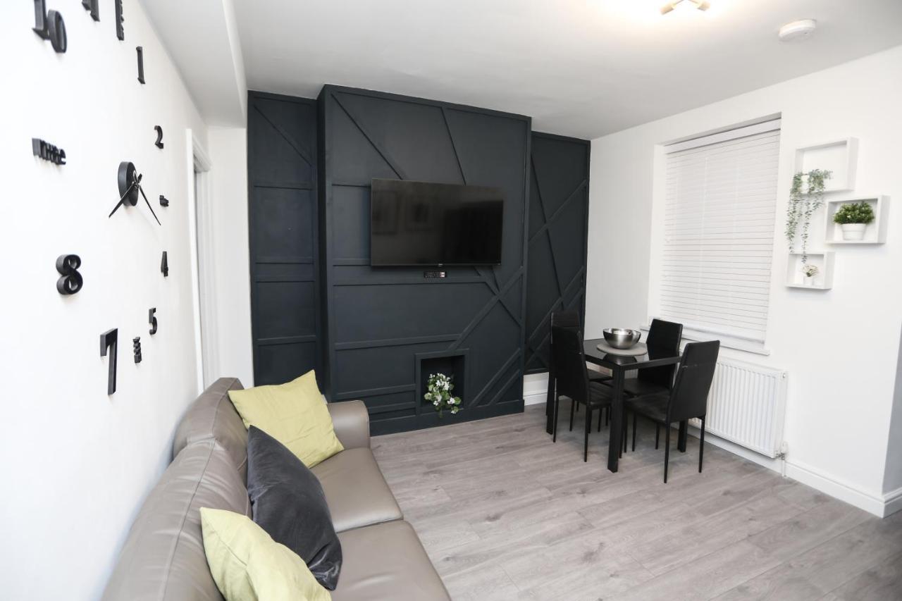 Cheerful 4-Bedroom Home In Sheffield Walkly Extérieur photo