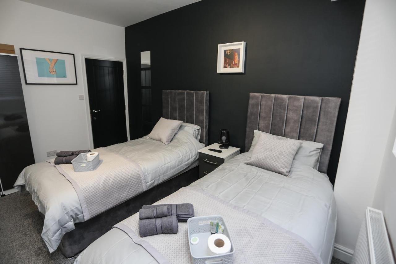 Cheerful 4-Bedroom Home In Sheffield Walkly Extérieur photo