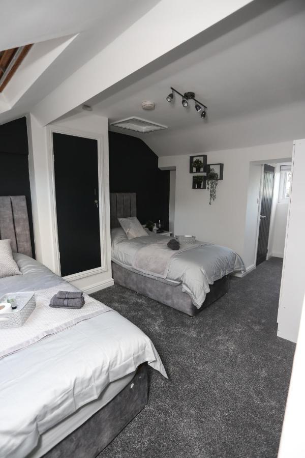 Cheerful 4-Bedroom Home In Sheffield Walkly Extérieur photo