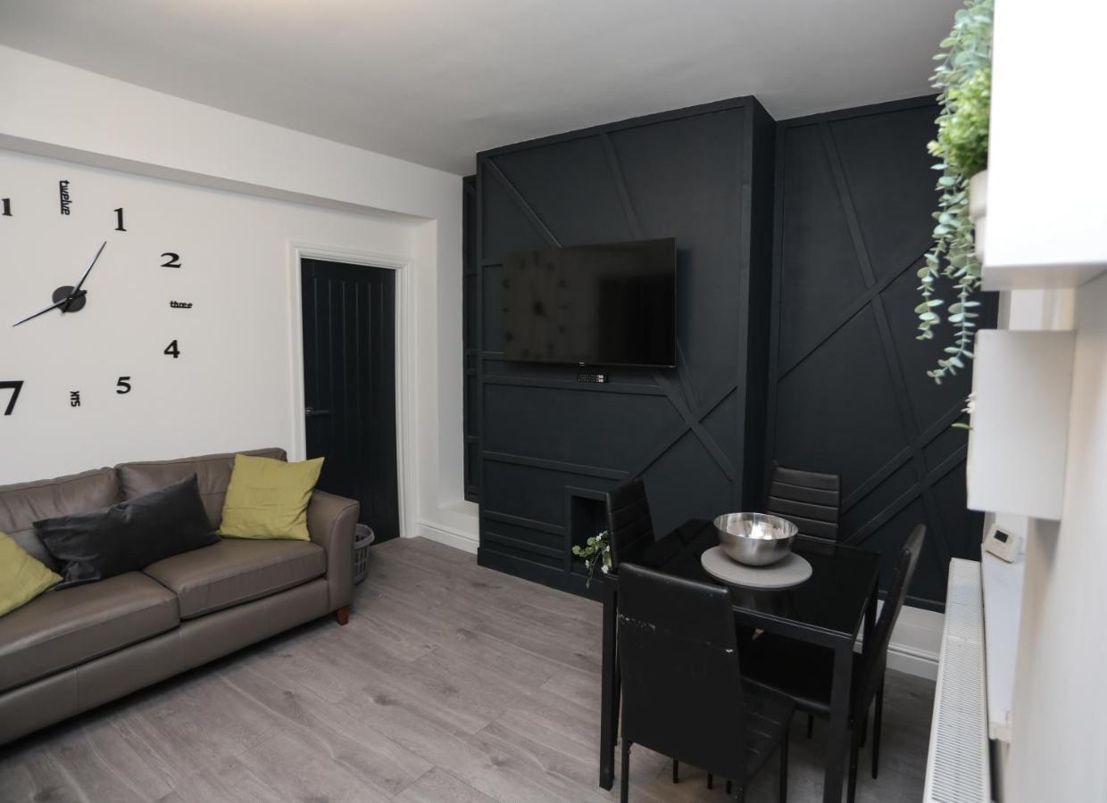 Cheerful 4-Bedroom Home In Sheffield Walkly Extérieur photo